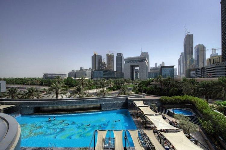 Zájezd Jumeirah Emirates Towers ***** - S.A.E. - Dubaj / Dubaj - Bazén