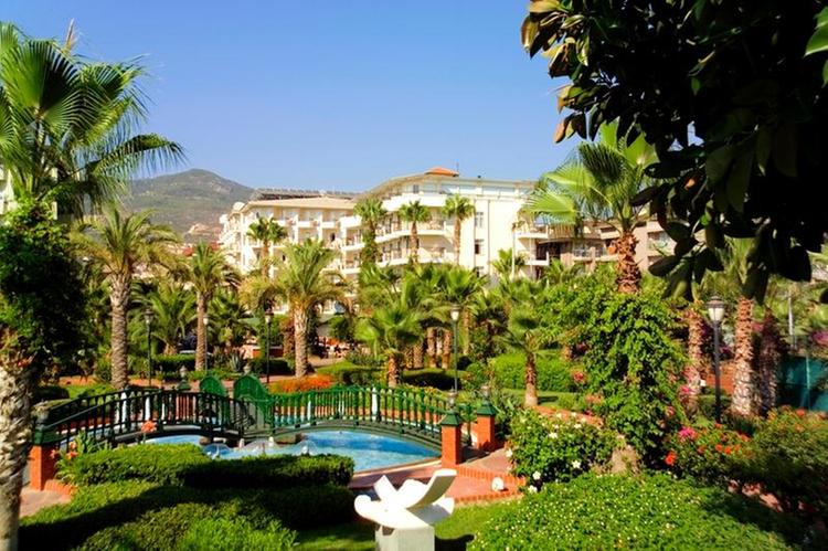 Zájezd Riviera Hotel & Spa **** - Turecká riviéra - od Side po Alanyi / Alanya - Bazén