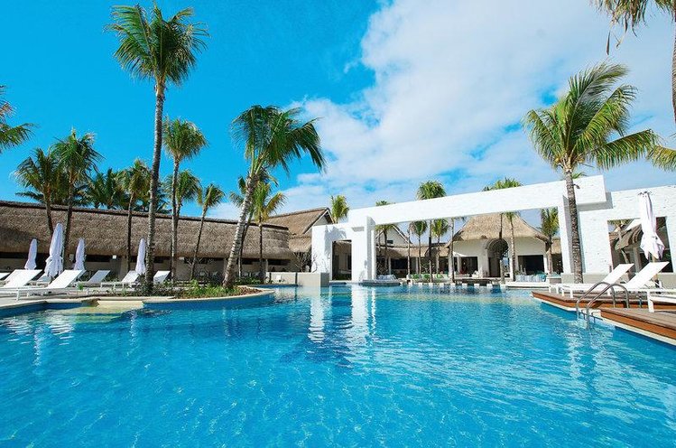 Zájezd Ambre - A Sun Resort Mauritius **** - Mauricius / Belle Mare - Bazén